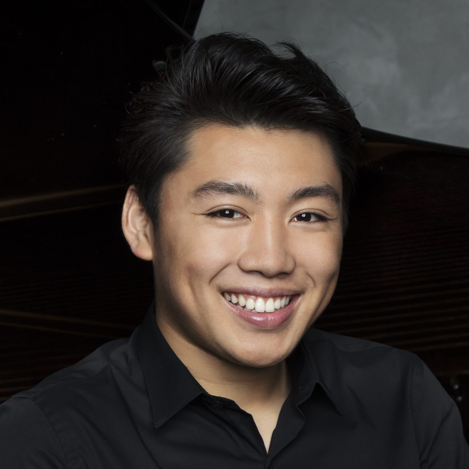 https://www.pianissimes.org/wp-content/uploads/2025/01/George-Li-portrait-e1503944758393.jpg