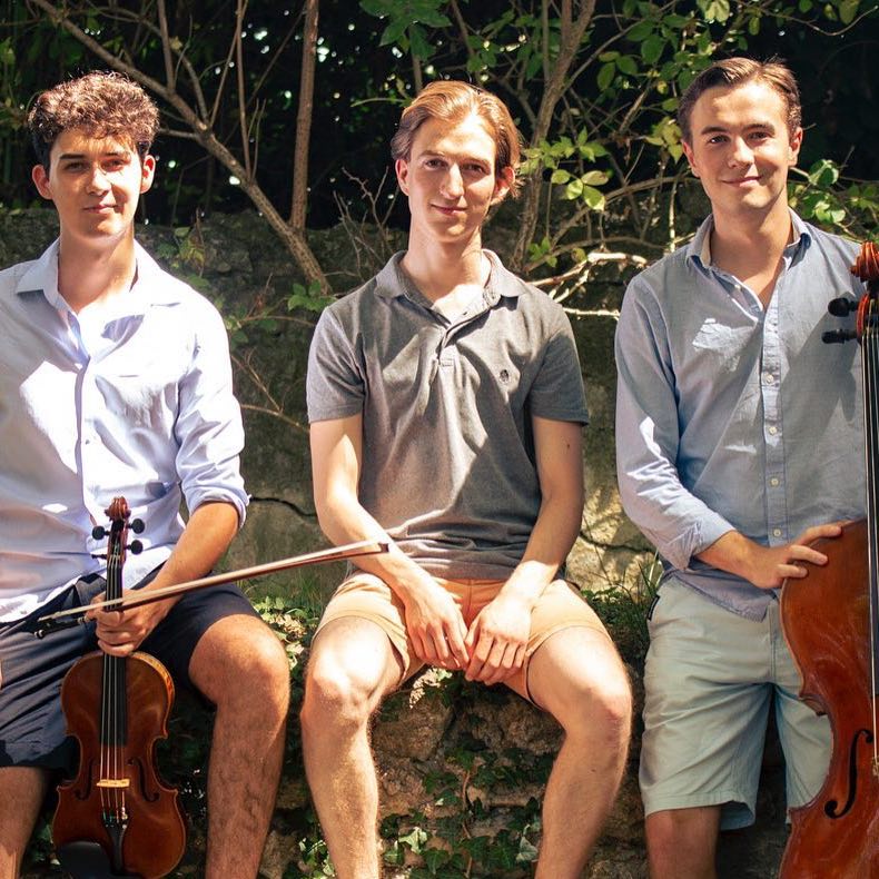 https://www.pianissimes.org/wp-content/uploads/2025/01/Photo-Trio-Zarathoustra-a-la-Roque-carree.jpeg
