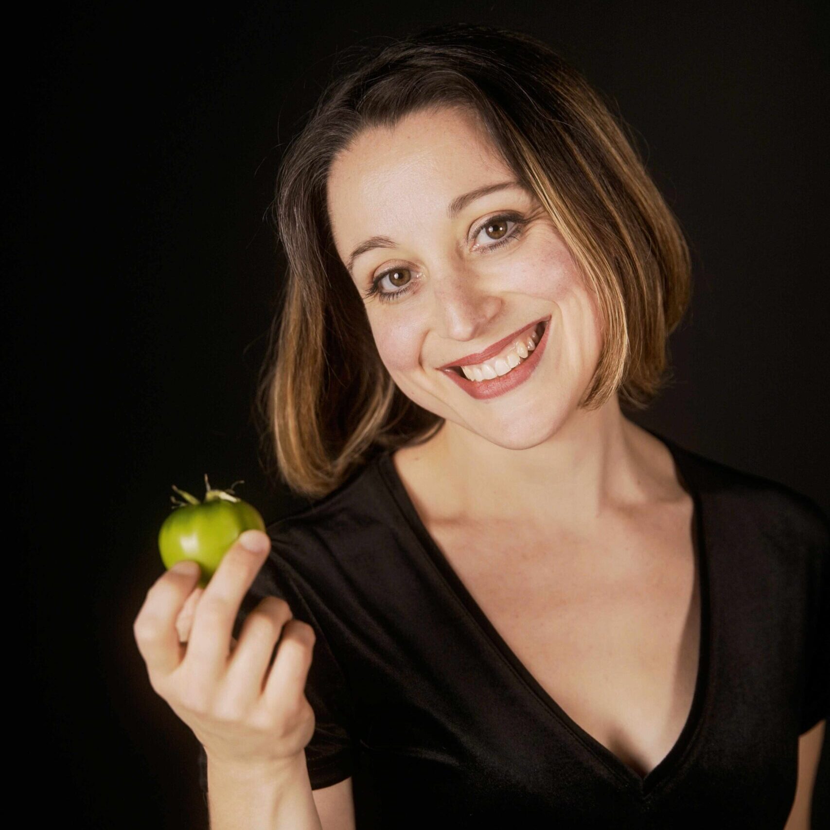https://www.pianissimes.org/wp-content/uploads/2026/08/marie-vermeulin-copy-olivier-lalane-portrait-de-face-tomate-verte-bd-scaled-e1788426672545.jpg